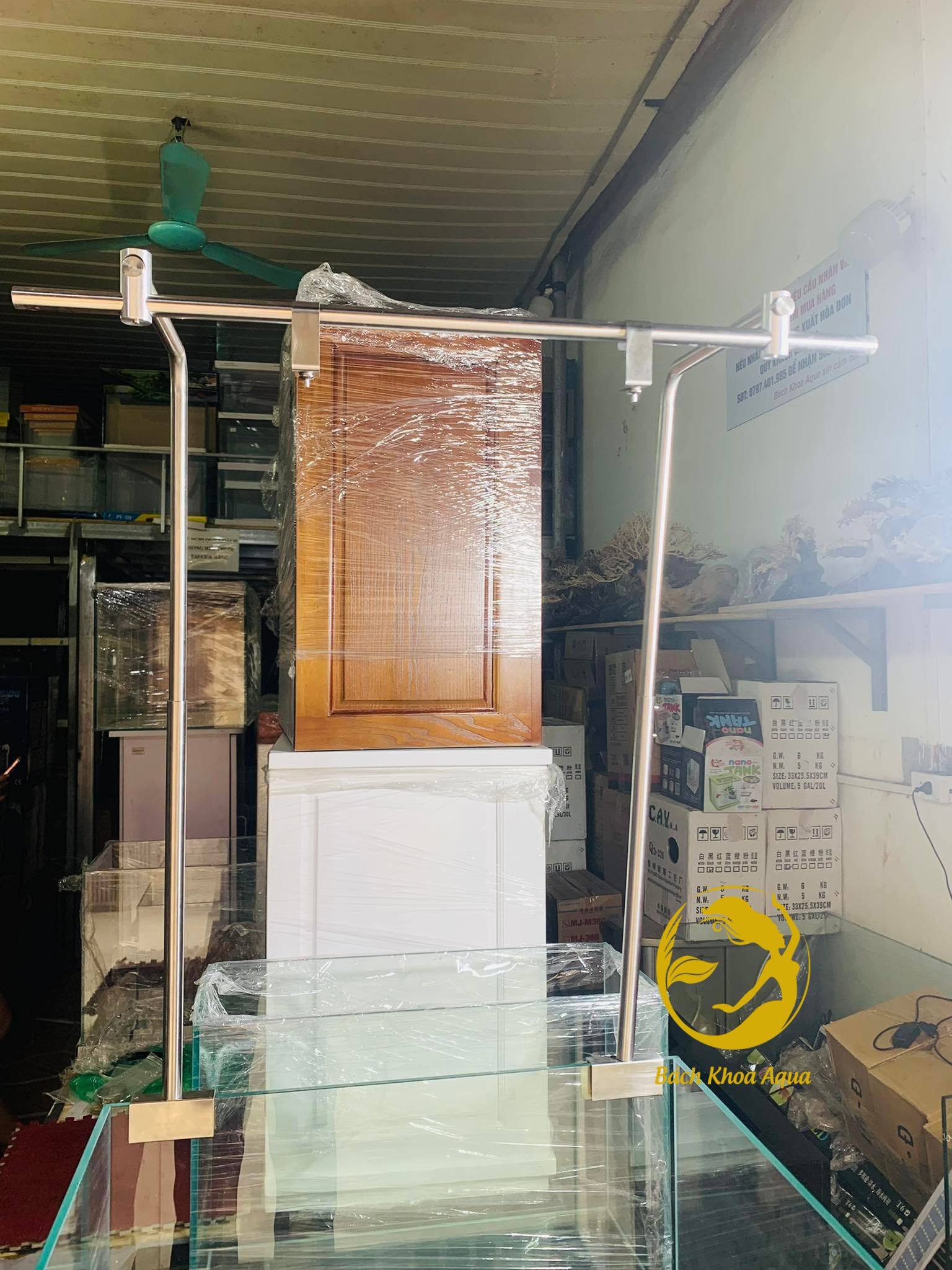Giá treo đèn Inox chữ L (kẹp sau) và chữ U (kẹp ngang) bể